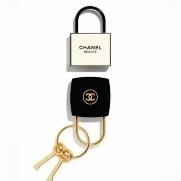 CHANEL Gift PadLock Lock & Key Set